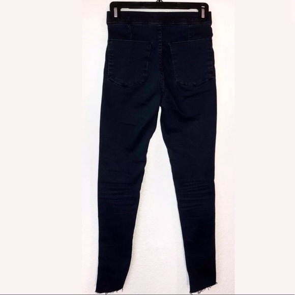 FREE PEOPLE: Frayed Hem Jeggings (24; Dark Wash) - Picture 2 of 3